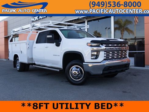 Used 2022 Chevrolet Silverado 3500 LT image 1
