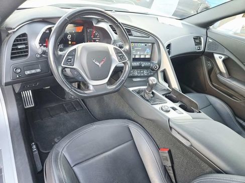 Used 2017 Chevrolet Corvette Stingray Coupe RWD image 6