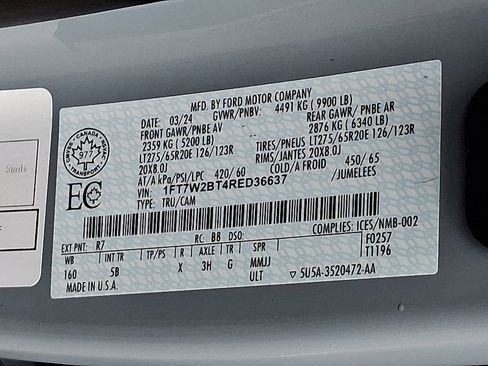 Used 2024 Ford F250 Lariat w/ Black Appearance Package image 26