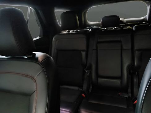 Used 2023 Ford Explorer ST-Line AWD/4WD image 29