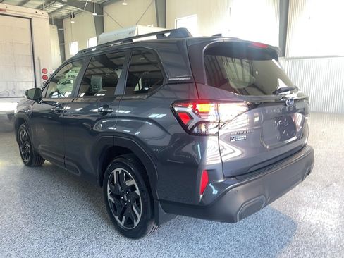 Used 2025 Subaru Forester Limited AWD/4WD image 20