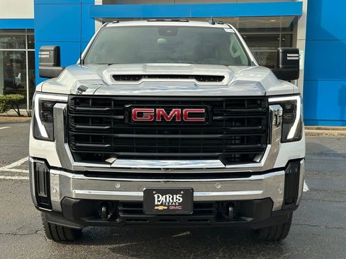 New 2026 GMC Sierra 2500 Pro image 2
