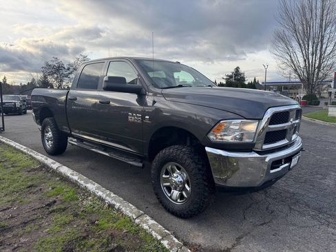 Used 2018 RAM 2500 Tradesman w/ Chrome Appearance Group image 13