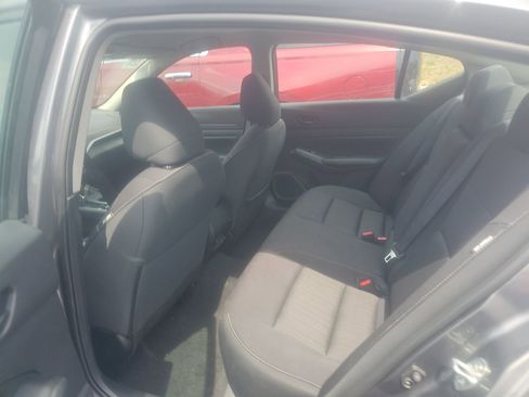 Used 2025 Nissan Altima 2.5 SV FWD image 11
