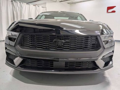 Used 2025 Ford Mustang Coupe RWD image 23