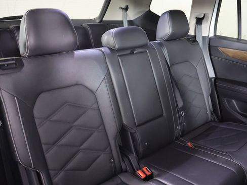 Used 2025 Volkswagen Atlas SE AWD/4WD image 34