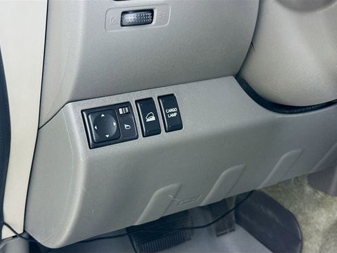 Used 2016 Nissan Frontier SL w/ Moonroof Package AWD/4WD image 12