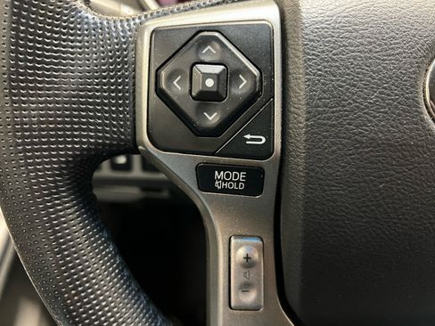 Used 2014 Toyota Tacoma 4x4 Double Cab w/ TRD Off-Road Package image 23