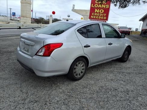 Used 2015 Nissan Versa S FWD image 21