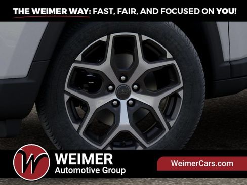 Used 2025 Jeep Compass Limited w/ Sun & Sound Group AWD/4WD image 8