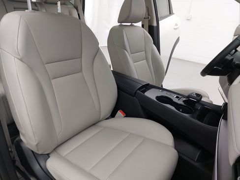 Used 2023 Nissan Rogue SV w/ SV Premium B Package FWD image 12