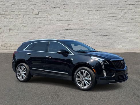 Used 2025 Cadillac XT5 Premium Luxury w/ LPO, Floor Liner Package FWD image 6