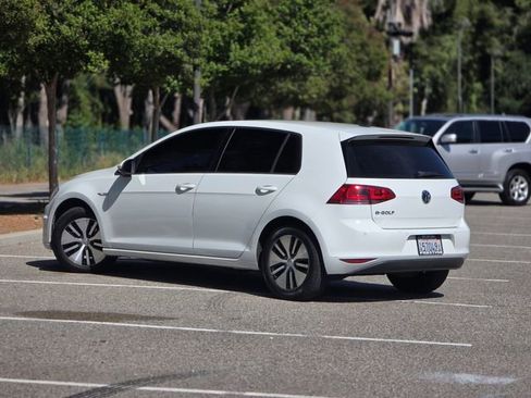 Used 2015 Volkswagen e-Golf SEL Premium image 17