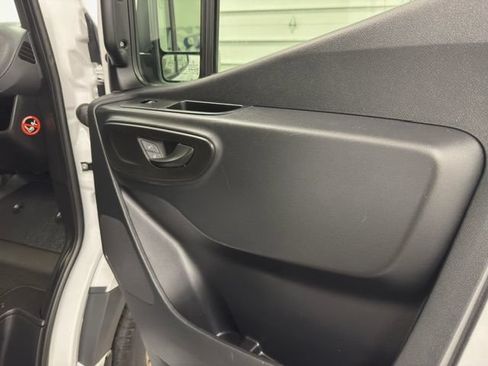 Used 2020 Mercedes-Benz Sprinter 2500 image 18