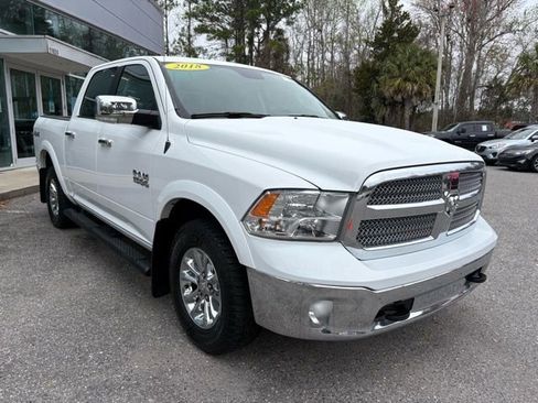 Used 2018 RAM 1500 SLT image 7