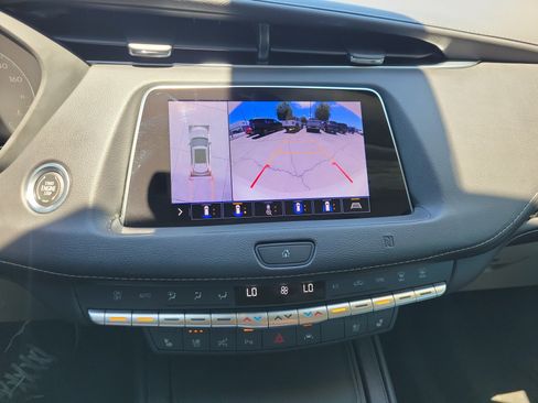 Used 2020 Cadillac XT4 Premium Luxury w/ Enhanced Visibility Package FWD image 23