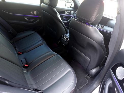 Used 2017 Mercedes-Benz E 300 4MATIC image 18