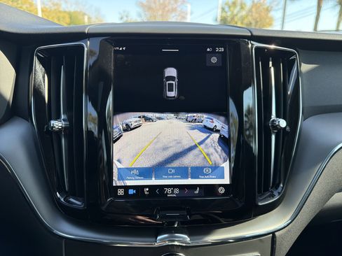 Certified 2025 Volvo XC60 B5 Core image 25