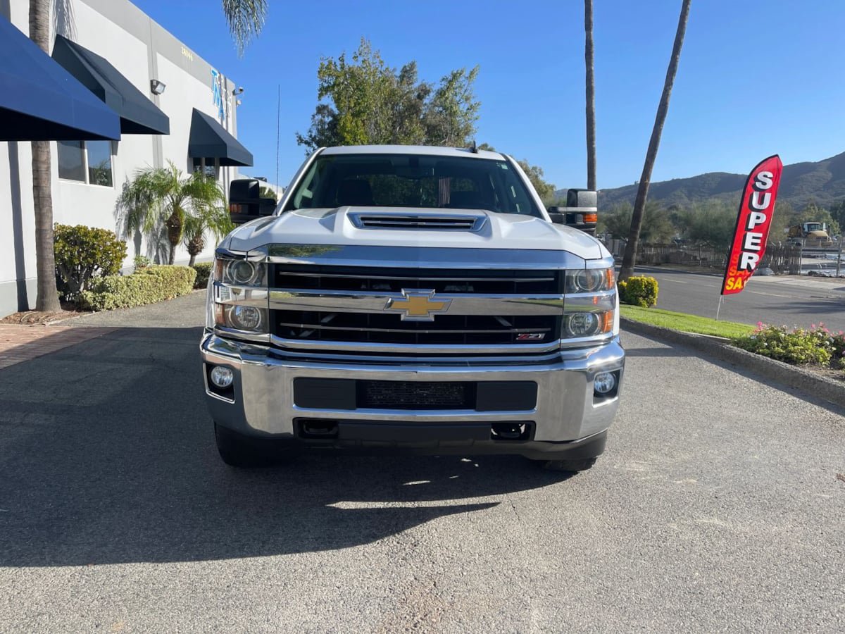 Used 2019 Chevrolet Silverado 2500 LT AWD/4WD image 2