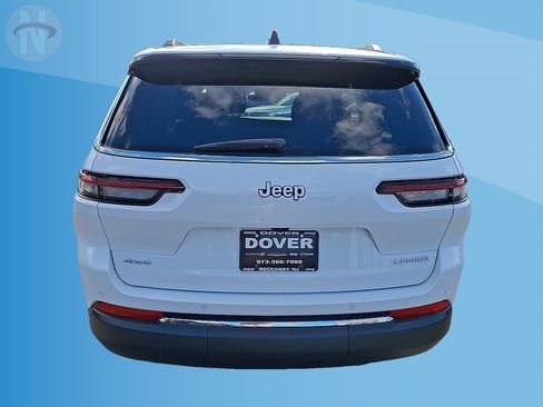 Certified 2025 Jeep Grand Cherokee L Laredo w/ Luxury Tech Group I AWD/4WD image 15