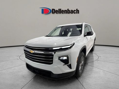 Used 2026 Chevrolet Traverse LT AWD/4WD image 1