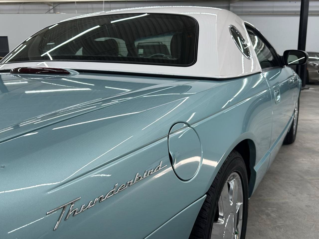 Used 2002 Ford Thunderbird RWD image 8