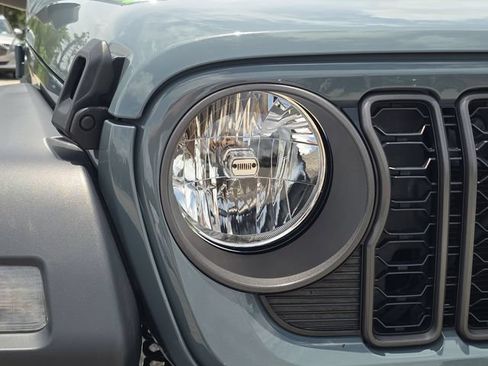 Used 2024 Jeep Wrangler Unlimited Sport AWD/4WD image 7