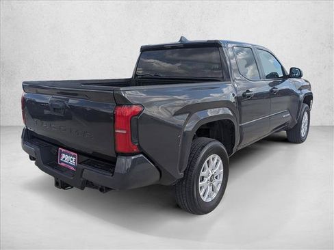 Used 2025 Toyota Tacoma SR5 AWD/4WD image 5
