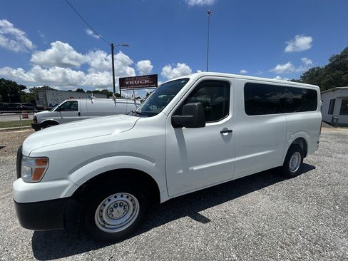 Used 2018 Nissan NV 3500 S RWD image 3