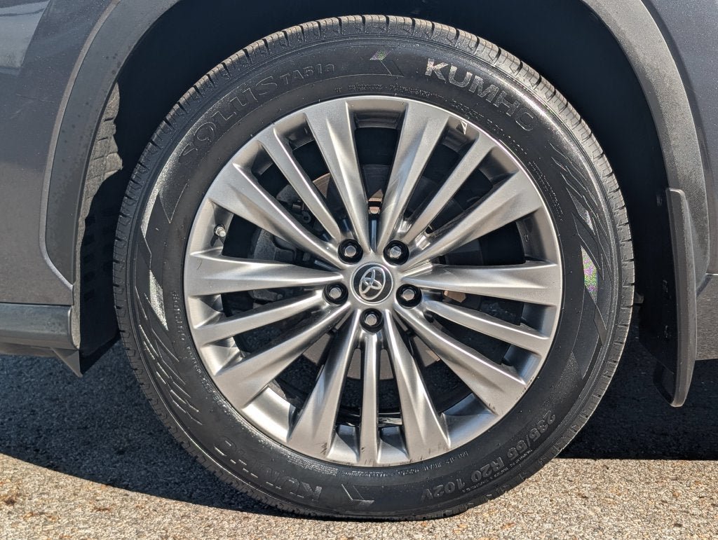 Certified 2020 Toyota Highlander Platinum AWD/4WD image 42