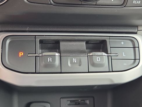 Used 2023 GMC Acadia SLT FWD image 34