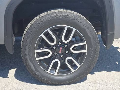 Used 2026 GMC Sierra 1500 AT4 w/ AT4 Premium Package AWD/4WD image 5