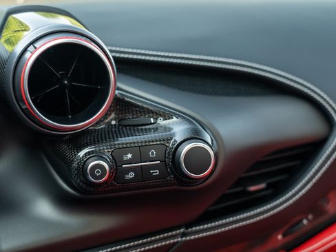 Used 2022 Ferrari F8 Tributo RWD image 45