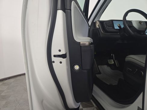 Used 2023 Rivian R1T Adventure image 30