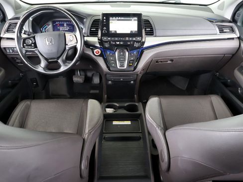 Used 2018 Honda Odyssey Elite image 16