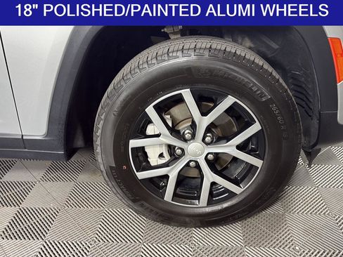 Used 2023 Jeep Grand Cherokee Limited image 13