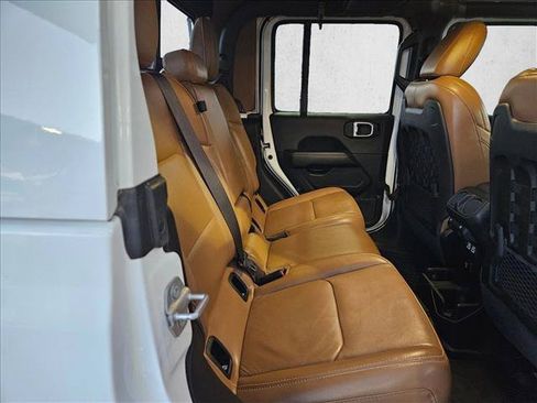 Used 2020 Jeep Gladiator Rubicon AWD/4WD image 14