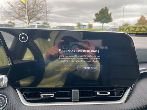 New 2026 Chevrolet Equinox LT w/ Convenience Package II image 19