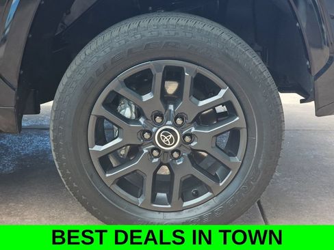 Used 2024 Toyota Tundra Platinum AWD/4WD image 37