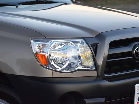 Used 2005 Toyota Tacoma 2WD Regular Cab image 25