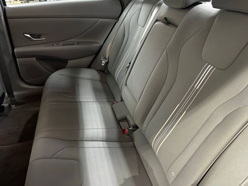 Used 2025 Hyundai Elantra SEL FWD image 10