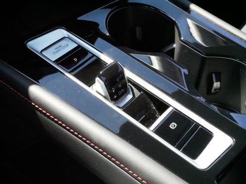 Certified 2025 Volkswagen Atlas Peak Edition SE AWD/4WD image 25