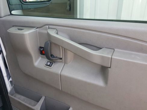 Used 2019 Chevrolet Express 3500 Extended w/ Driver Convenience Package RWD image 26