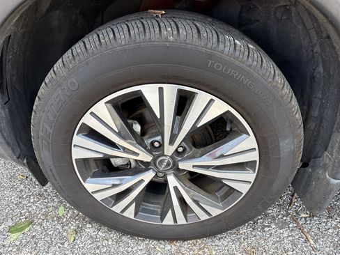 Used 2023 Nissan Rogue SV w/ SV Premium Package AWD/4WD image 40