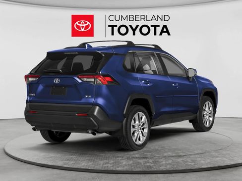 Used 2024 Toyota RAV4 XLE AWD/4WD image 2