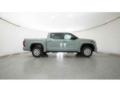 New 2025 Toyota Tundra SR5 w/ SR5 Premium Package AWD/4WD image 27
