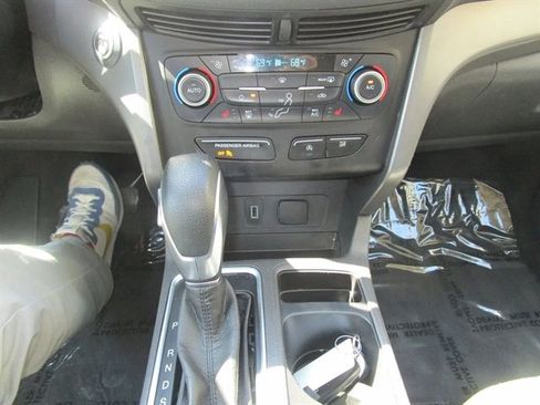 Used 2019 Ford Escape SE image 36