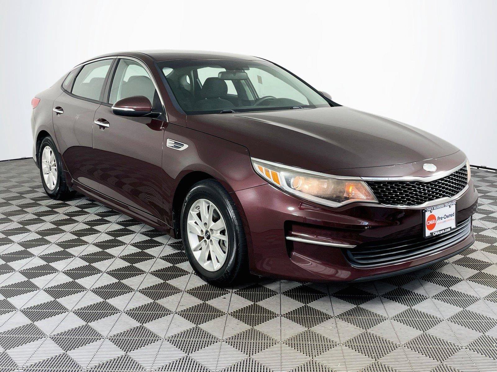 Used 2017 Kia Optima LX FWD image 1