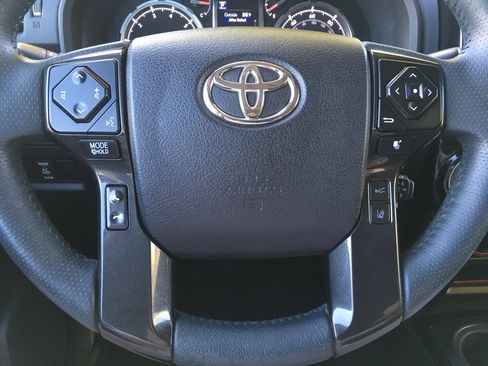 Used 2015 Toyota Highlander XLE AWD/4WD image 14