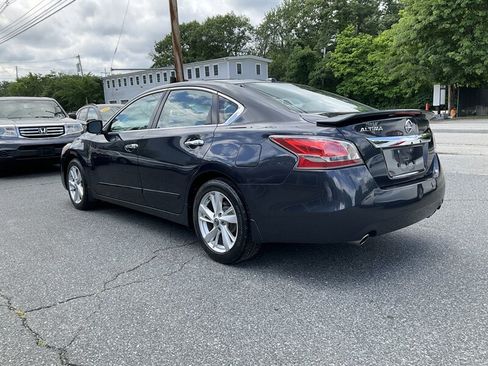 Used 2015 Nissan Altima 2.5 SL w/ Moonroof Package FWD image 7